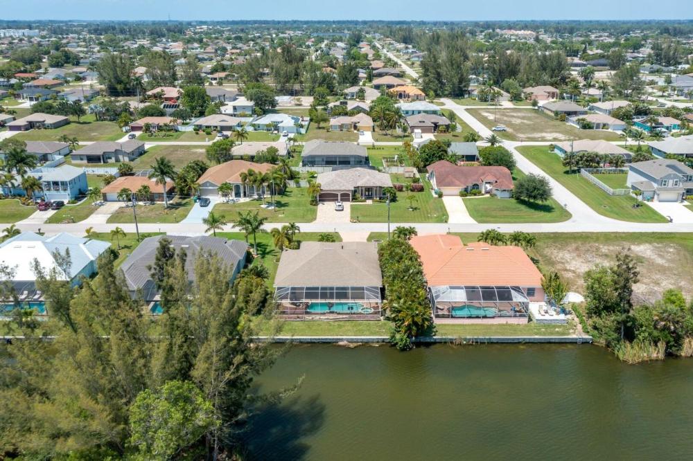 The Joint Venture - Cape Coral - Roelens Vacations